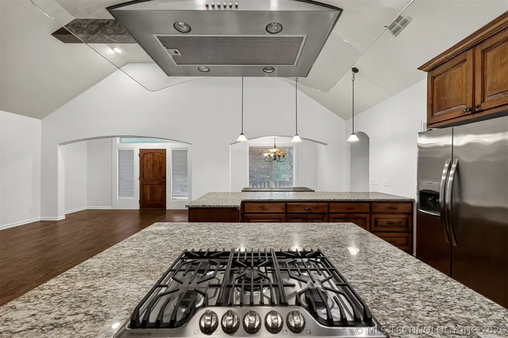 1902 E 370 ROAD Talala, OK 74080