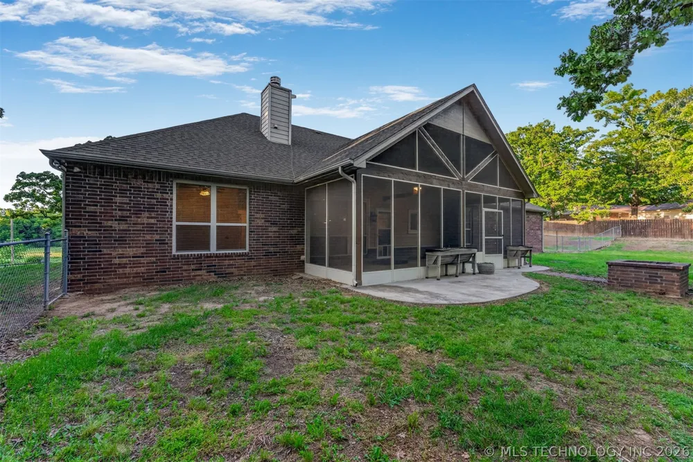 1902 E 370 ROAD Talala, OK 74080