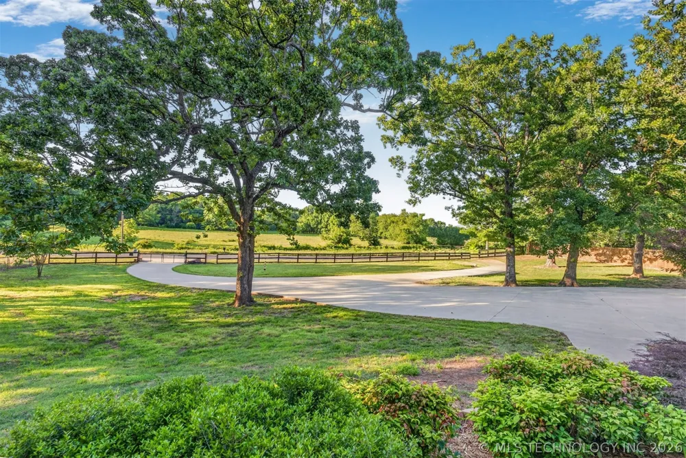 1902 E 370 ROAD Talala, OK 74080