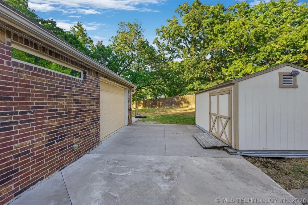 1902 E 370 ROAD Talala, OK 74080