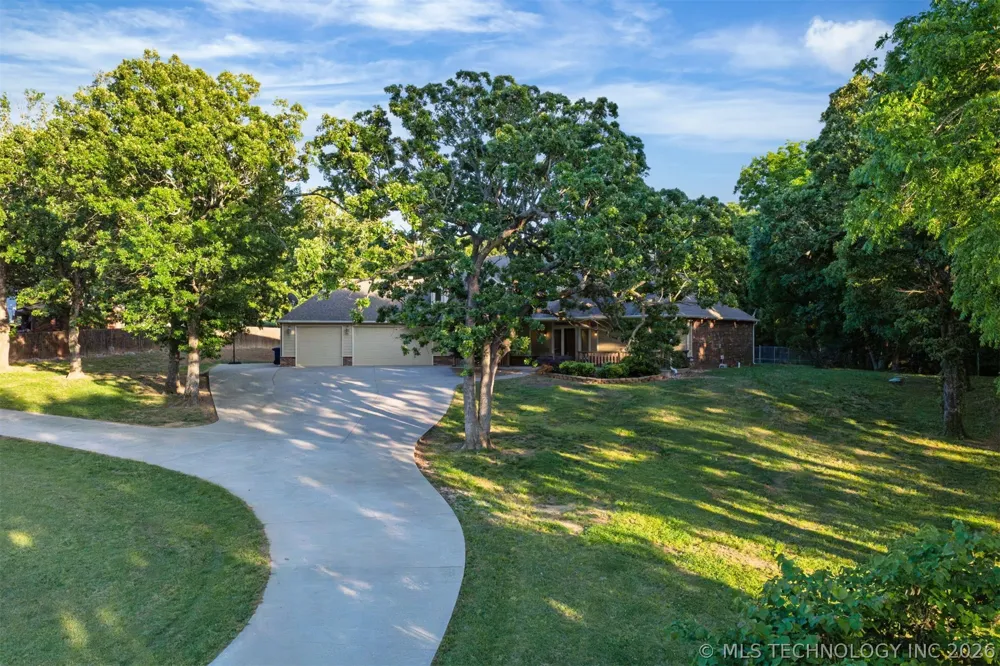 1902 E 370 ROAD Talala, OK 74080