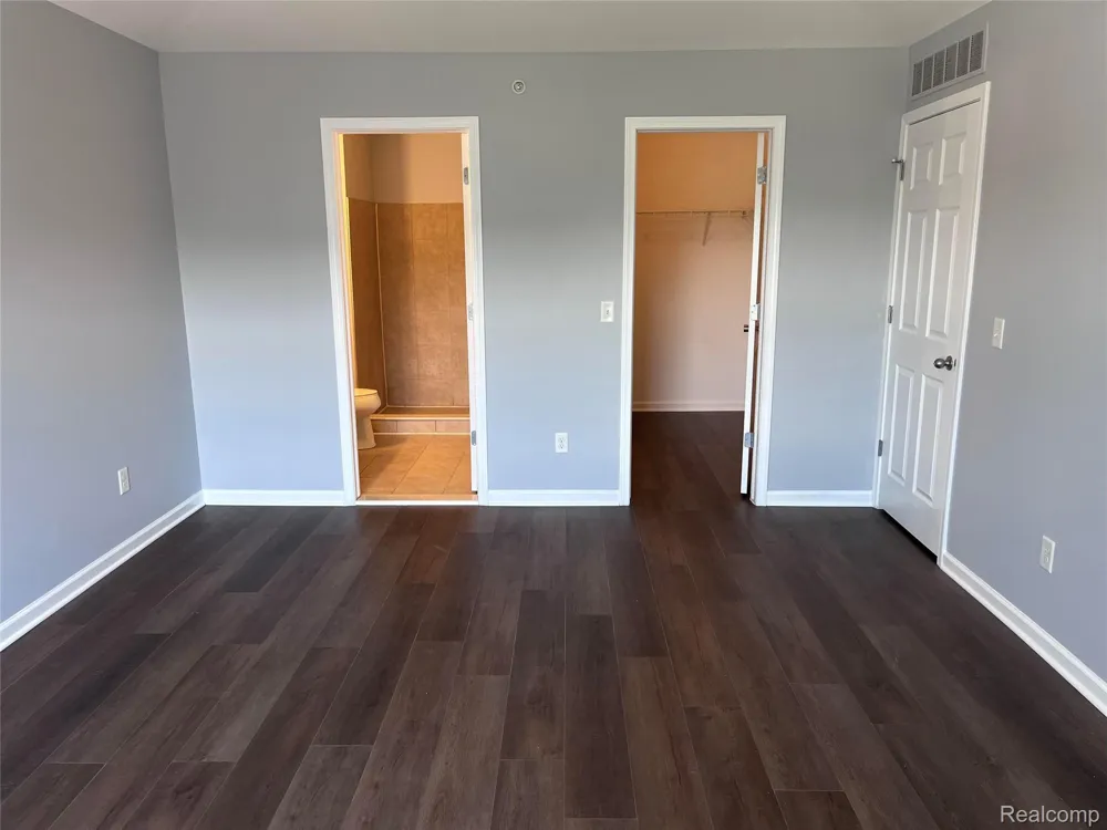 2604 Riversedge Drive #10 Saline Township, MI 48176