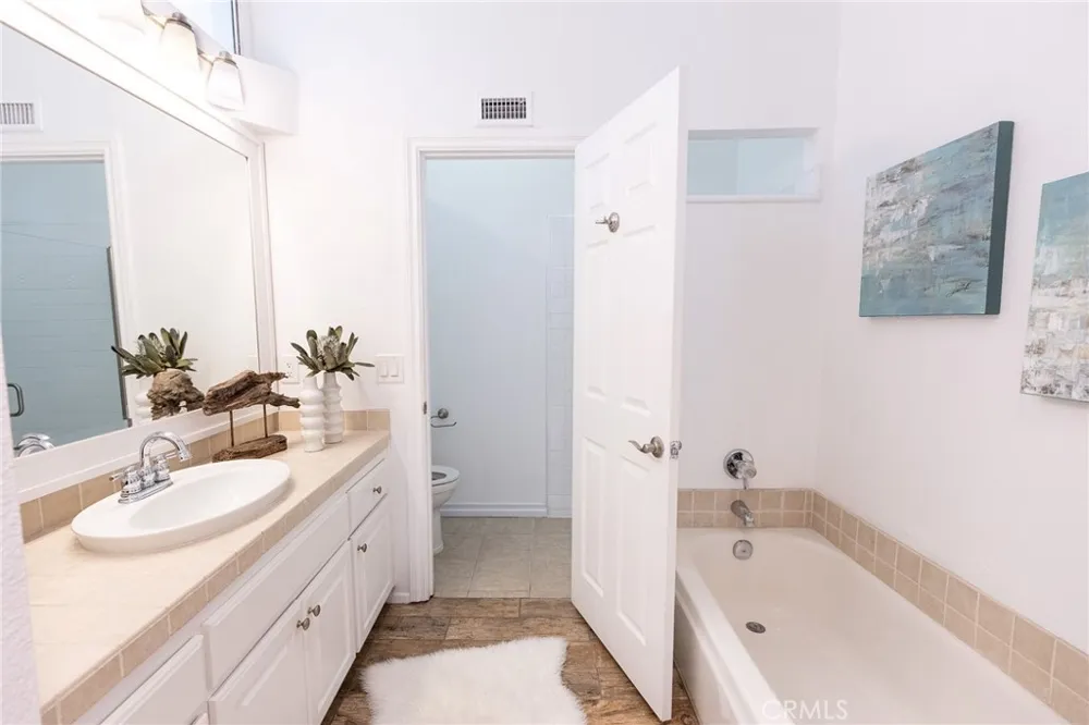 3010 Elmira #42 Costa Mesa, CA 92626