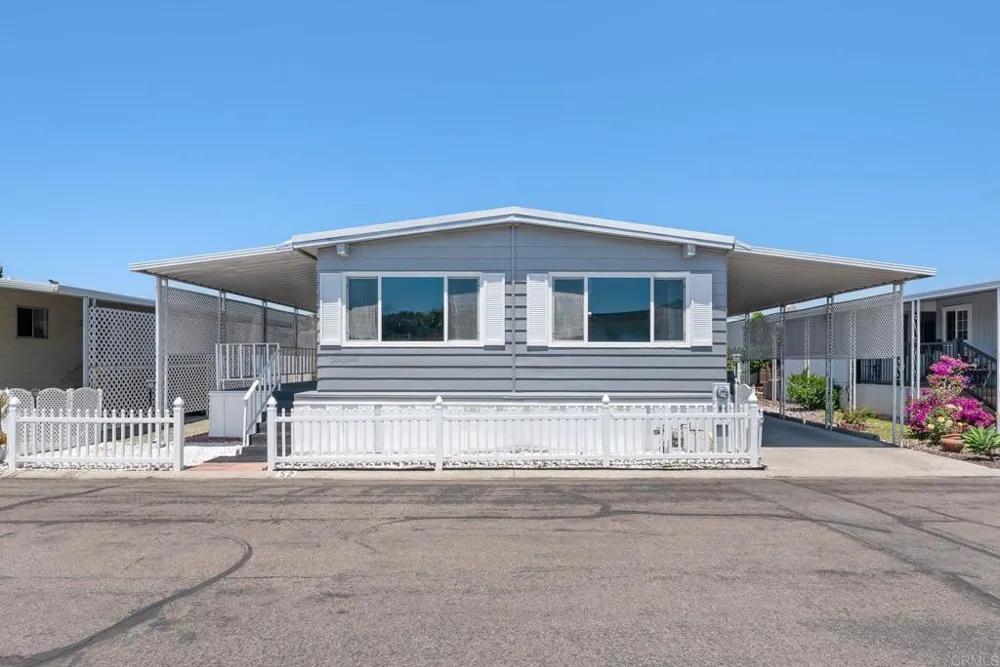 221 El Camino Real #52