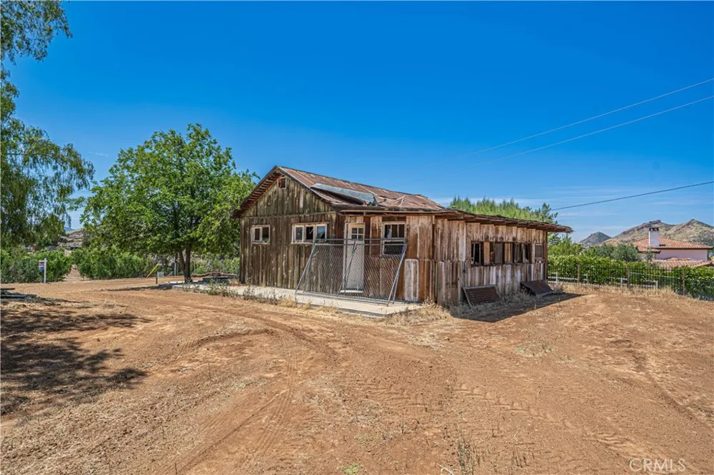10367 Escondido Canyon Agua Dulce, CA 91390