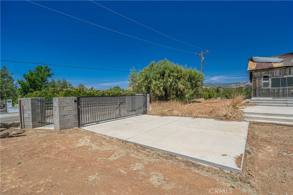 10367 Escondido Canyon Agua Dulce, CA 91390