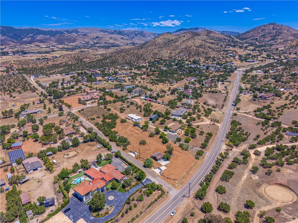 10367 Escondido Canyon Agua Dulce, CA 91390