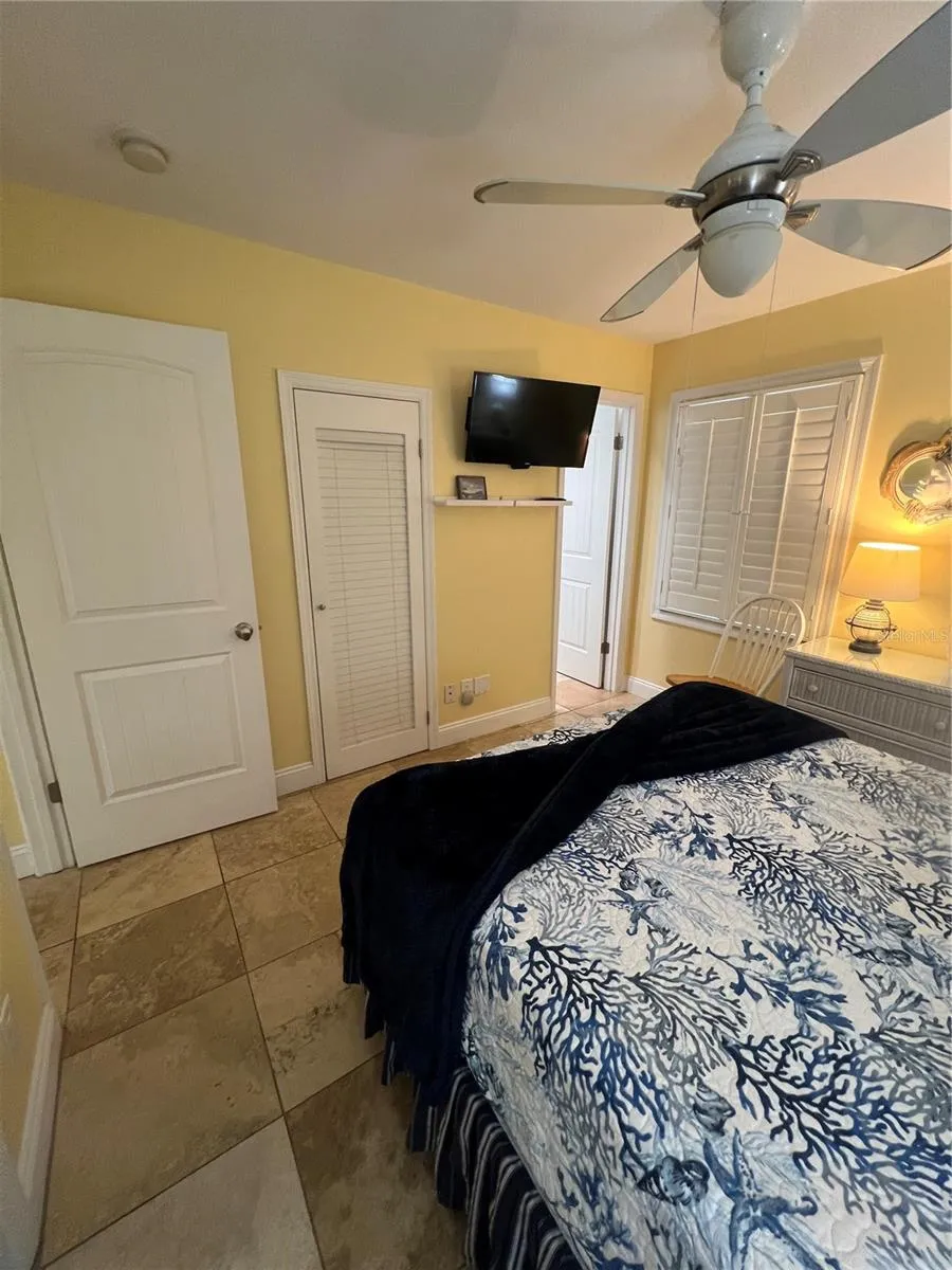 5164 BEACH DRIVE SE #B furnished St Petersburg, FL 33705