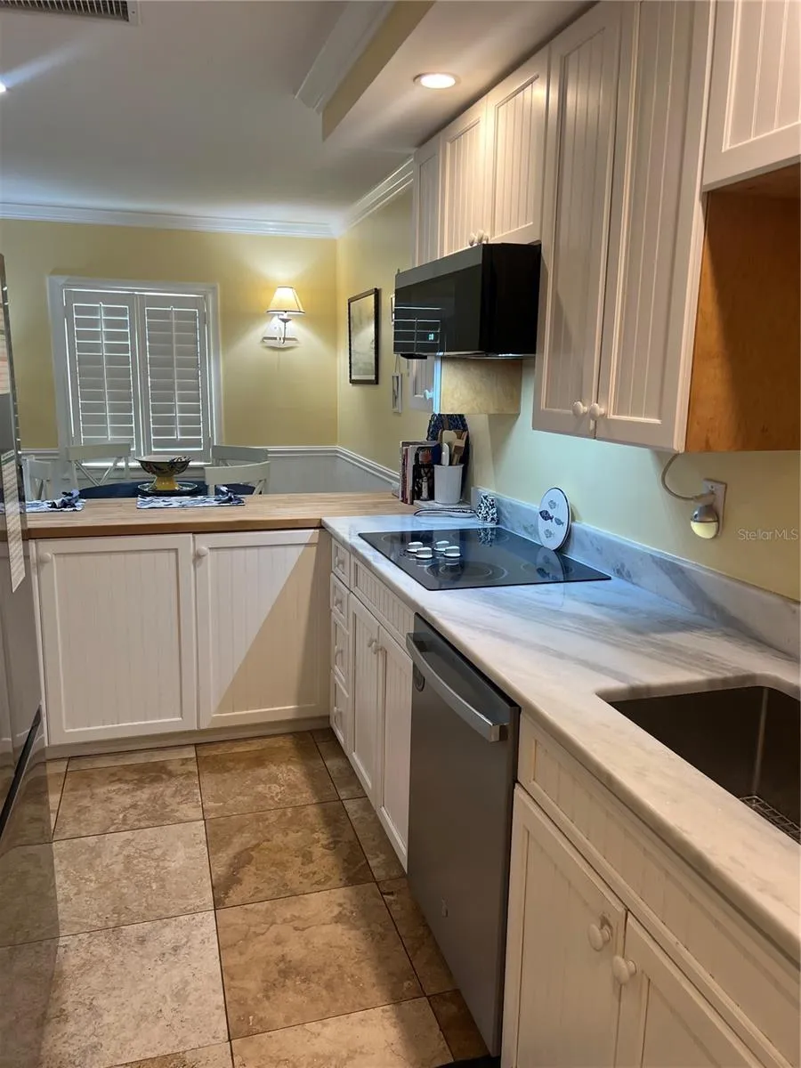5164 BEACH DRIVE SE #B furnished St Petersburg, FL 33705