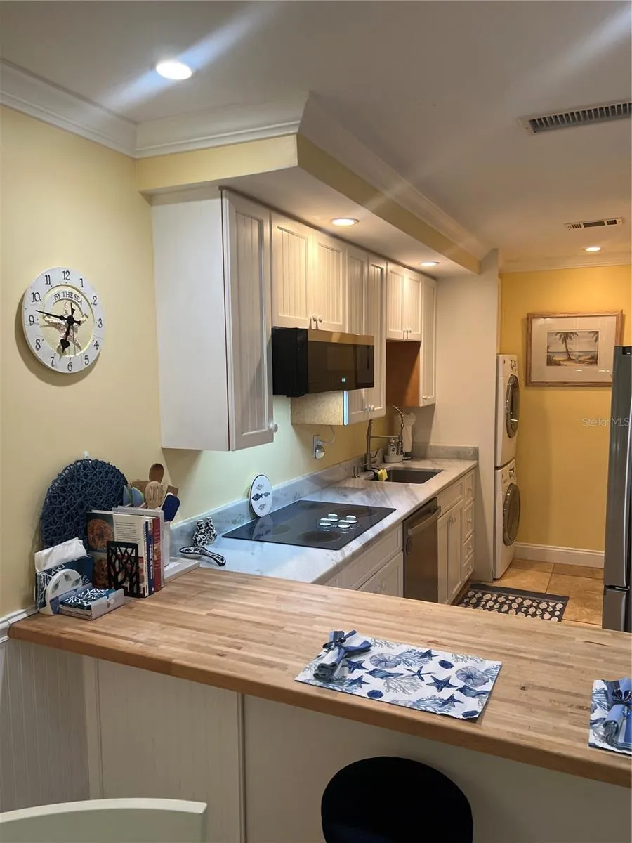 5164 BEACH DRIVE SE #B furnished St Petersburg, FL 33705