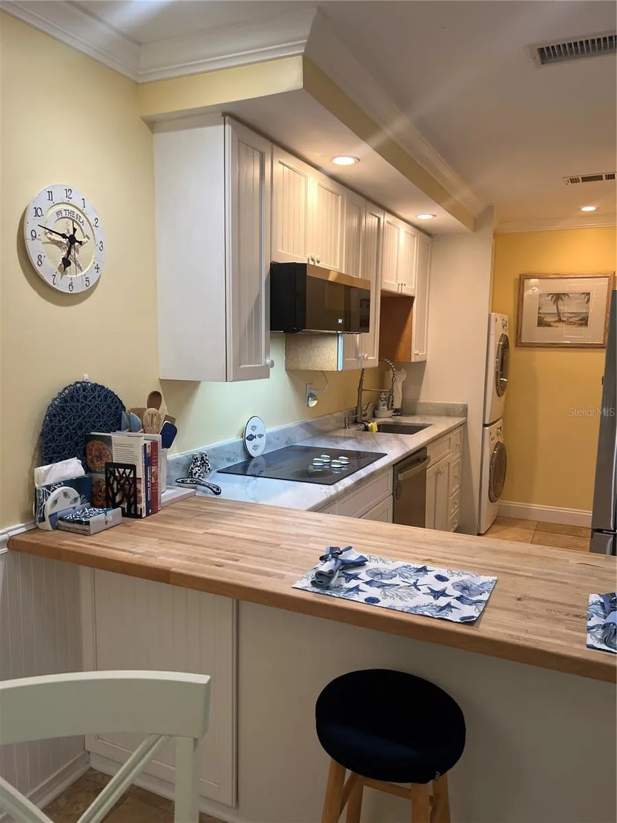 5164 BEACH DRIVE SE #B furnished St Petersburg, FL 33705