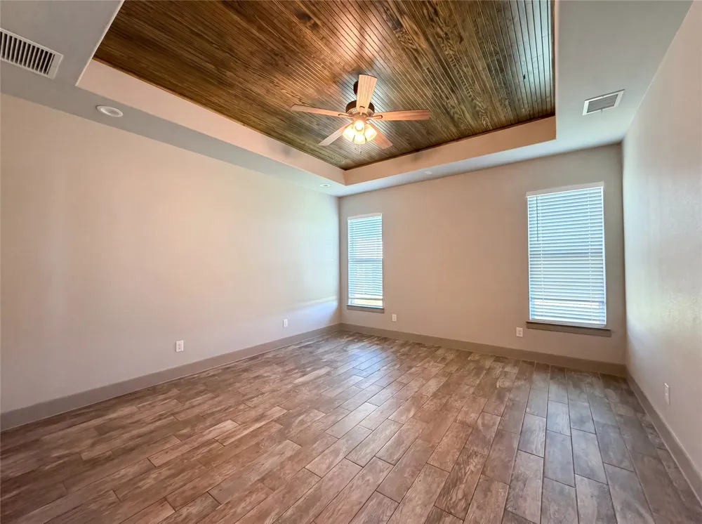 725 Cheyenne Trail Trenton, TX 75490