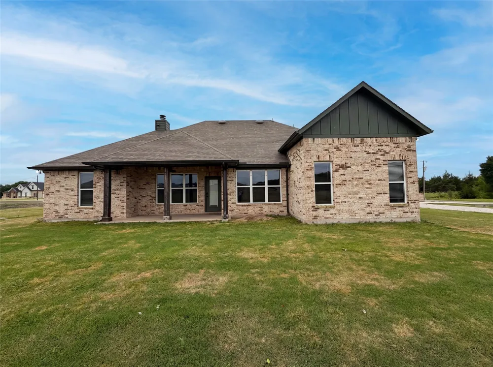 725 Cheyenne Trail Trenton, TX 75490