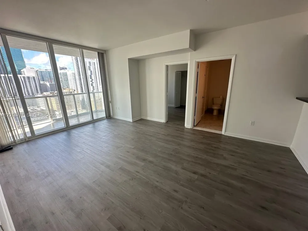 244 Biscayne Blvd #1910 Miami, FL 33132
