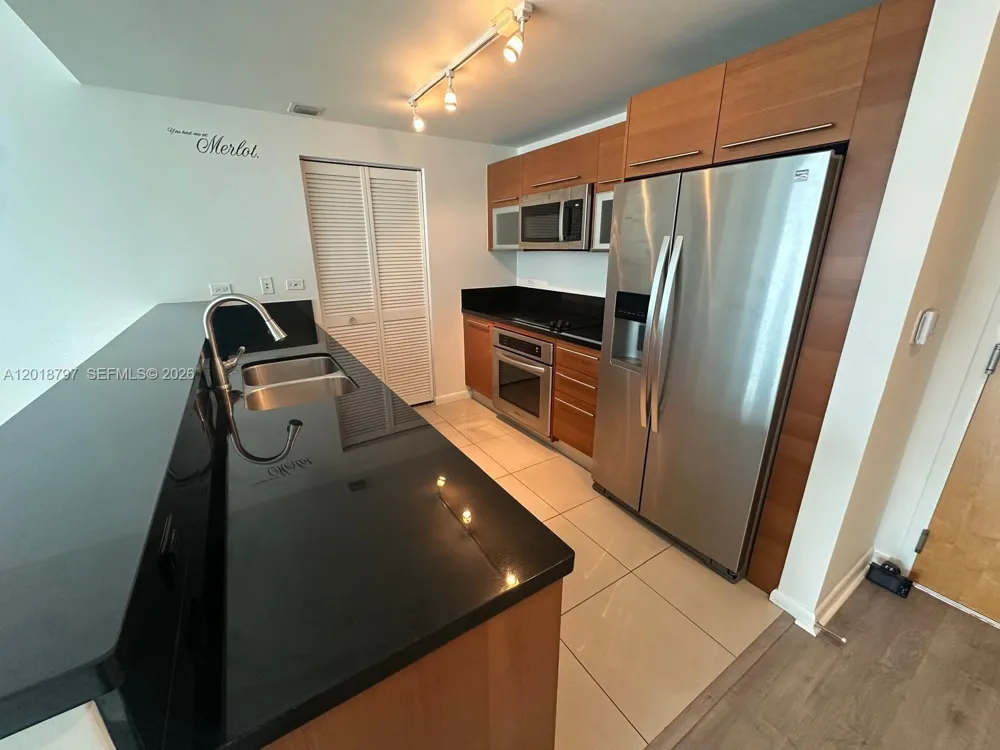244 Biscayne Blvd #1910 Miami, FL 33132