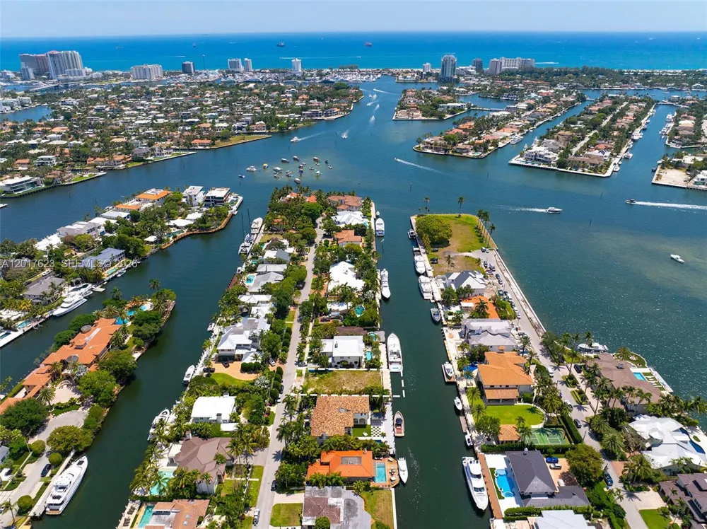 1776 SE 9th St Fort Lauderdale, FL 33316