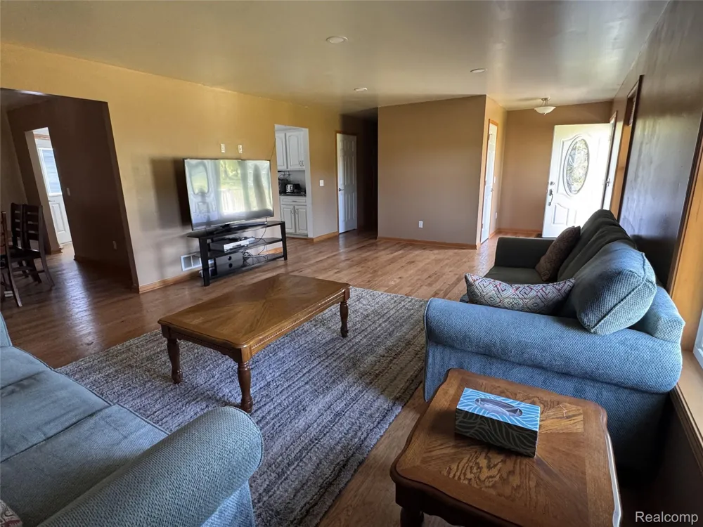 5070 Sanilac Road Koylton Township, MI 48741