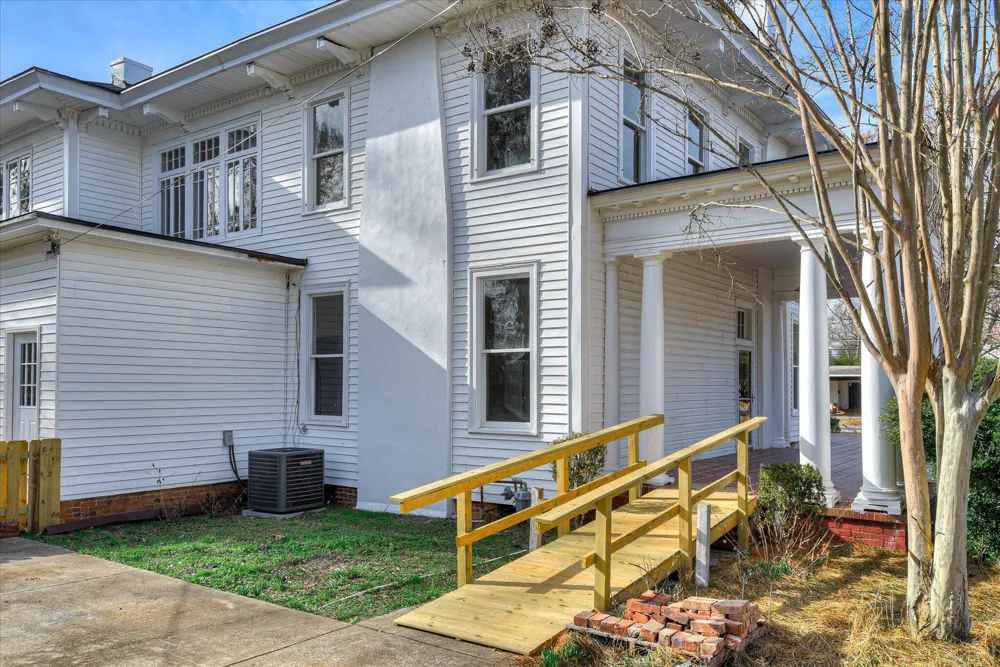 708 Mulberry Street Louisville, GA 30434