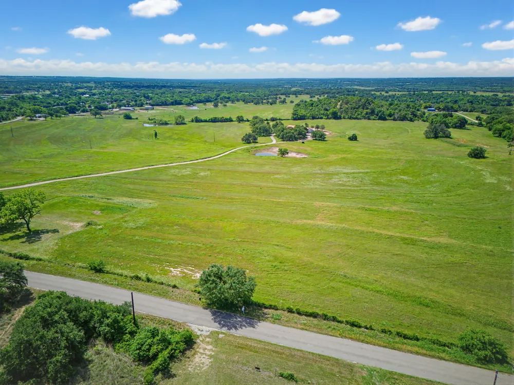 2539 Carter Road Springtown, TX 76082