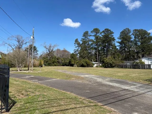 39 E Calhoun Street Wadley, GA 30477