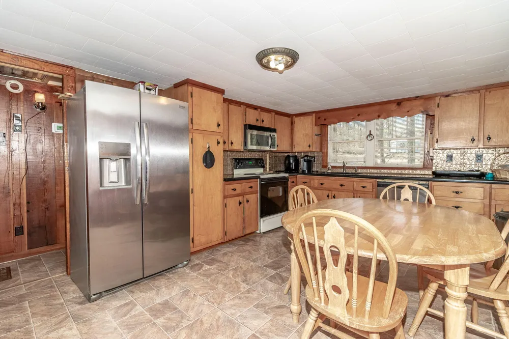 1098 Broad River Scenic Drive Tignall, GA 30668