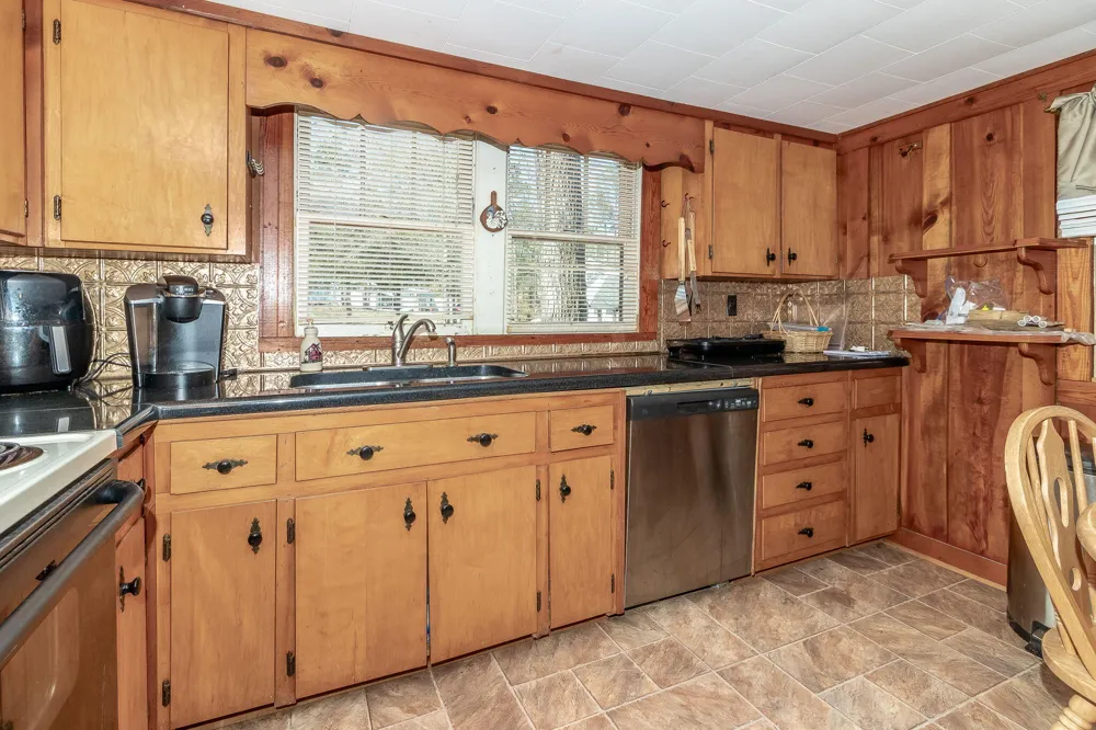 1098 Broad River Scenic Drive Tignall, GA 30668