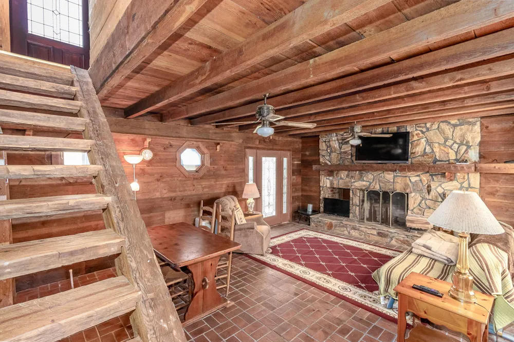 1098 Broad River Scenic Drive Tignall, GA 30668