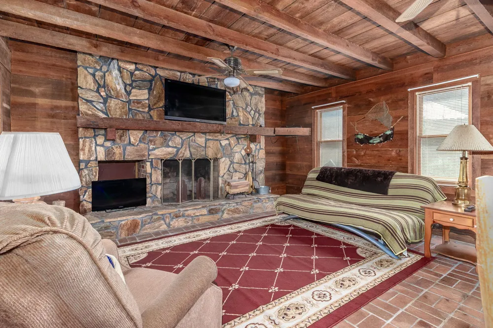 1098 Broad River Scenic Drive Tignall, GA 30668