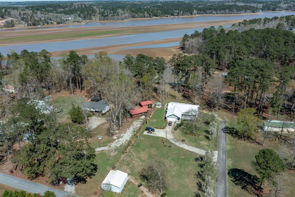 1098 Broad River Scenic Drive Tignall, GA 30668