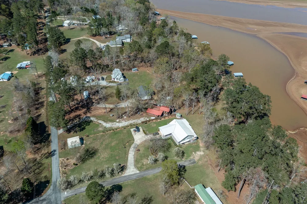 1098 Broad River Scenic Drive Tignall, GA 30668