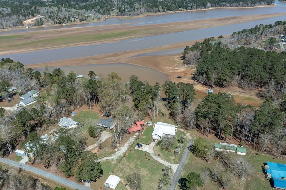 1098 Broad River Scenic Drive Tignall, GA 30668