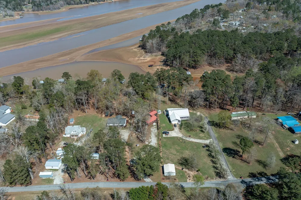 1098 Broad River Scenic Drive Tignall, GA 30668