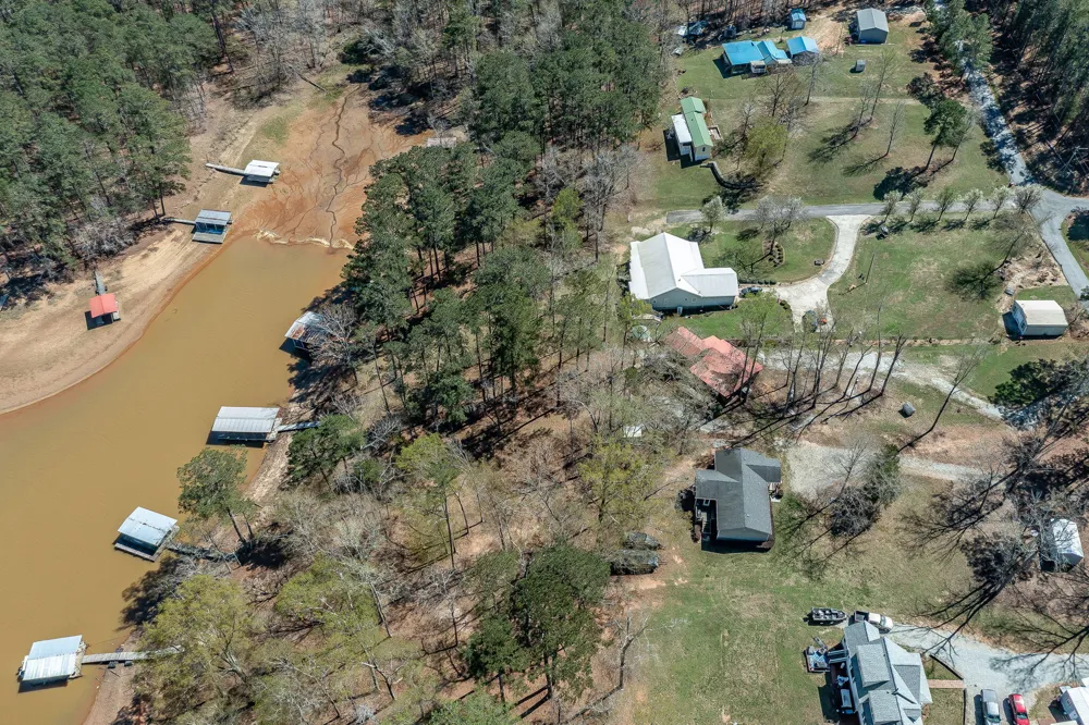 1098 Broad River Scenic Drive Tignall, GA 30668