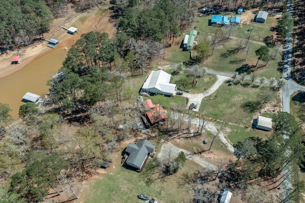 1098 Broad River Scenic Drive Tignall, GA 30668