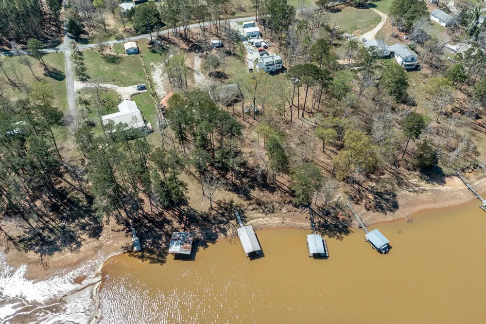 1098 Broad River Scenic Drive Tignall, GA 30668