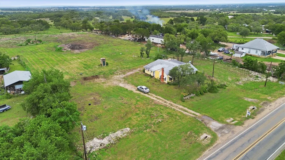 704 Fm 2657 Briggs, TX 78608