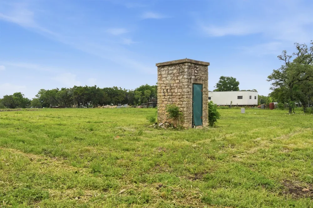704 Fm 2657 Briggs, TX 78608