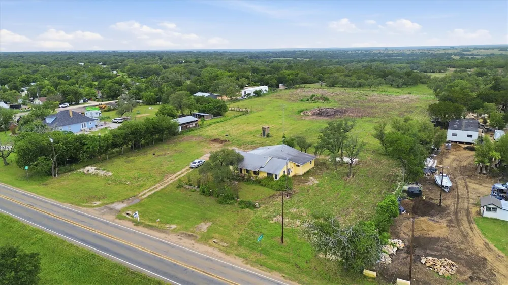 704 Fm 2657 Briggs, TX 78608