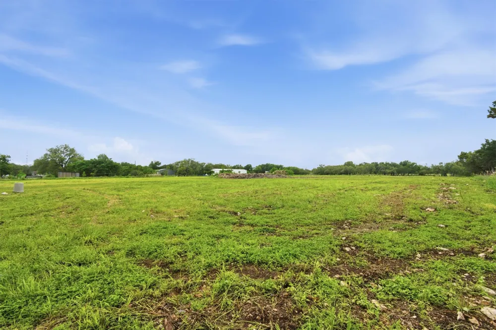 704 Fm 2657 Briggs, TX 78608