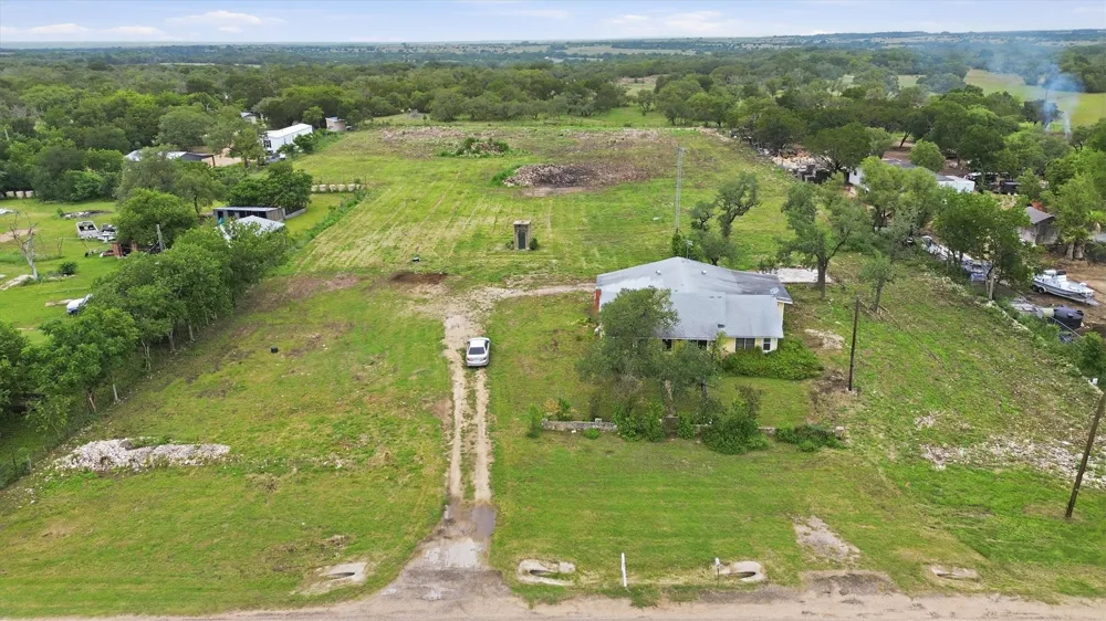 704 Fm 2657 Briggs, TX 78608