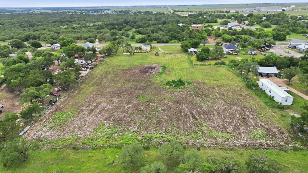 704 Fm 2657 Briggs, TX 78608