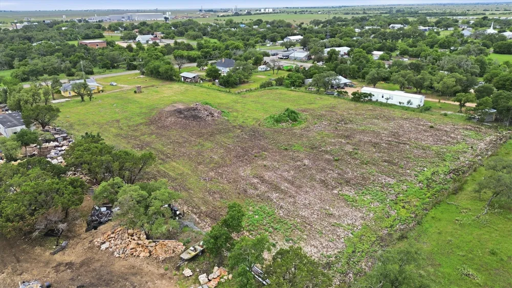 704 Fm 2657 Briggs, TX 78608