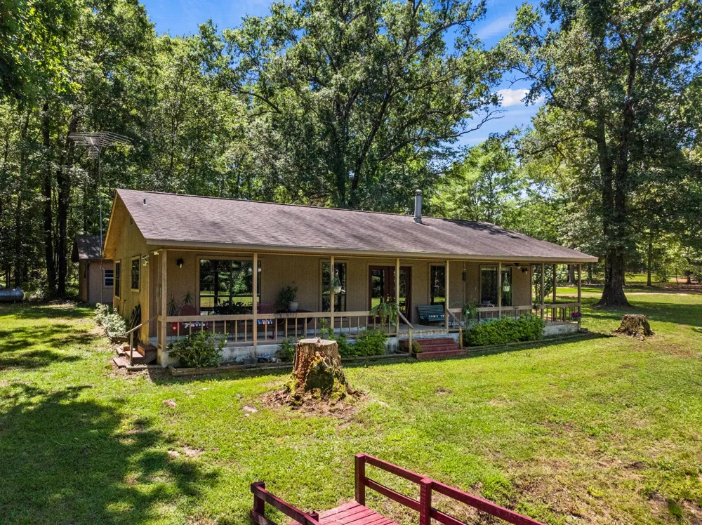 4469 County Road 1579 Avinger, TX 75630