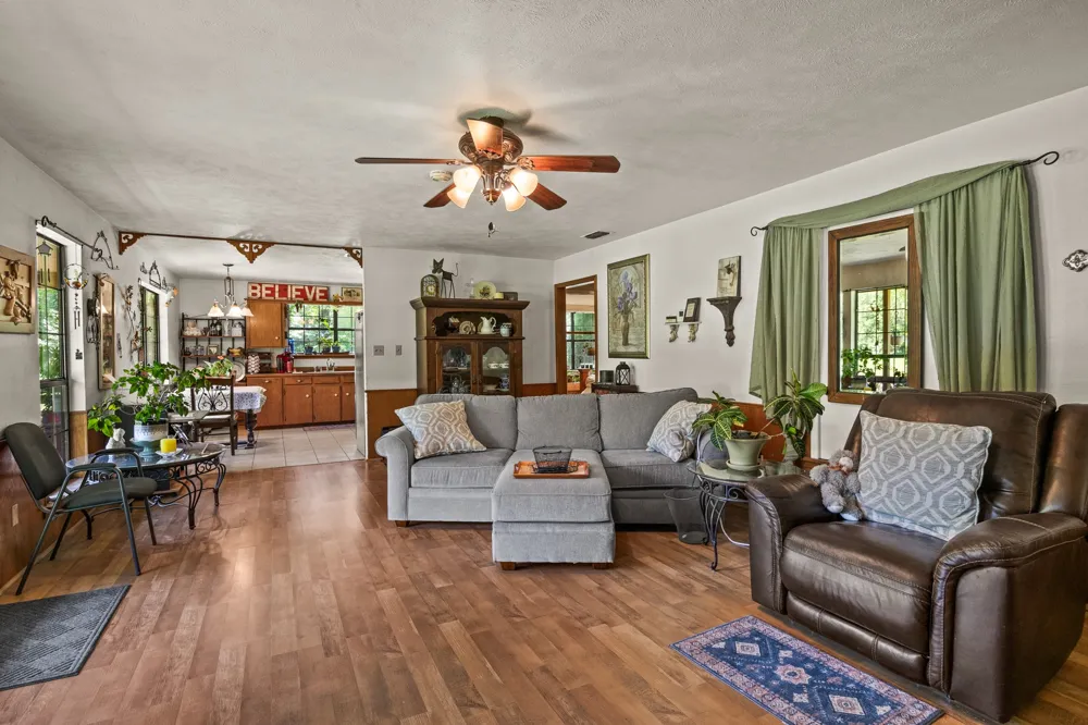 4469 County Road 1579 Avinger, TX 75630