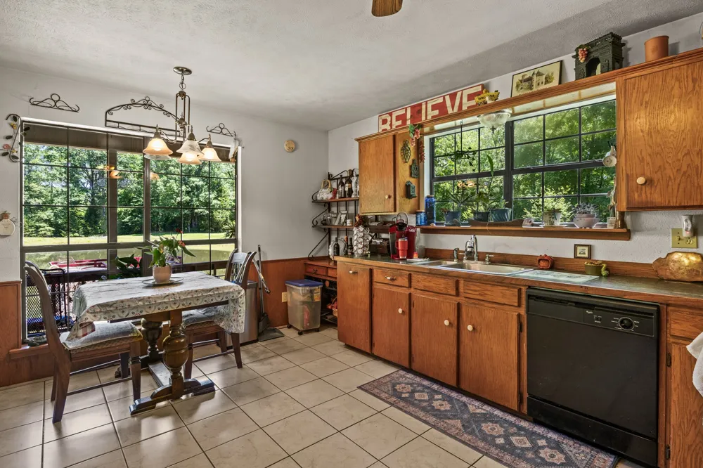 4469 County Road 1579 Avinger, TX 75630
