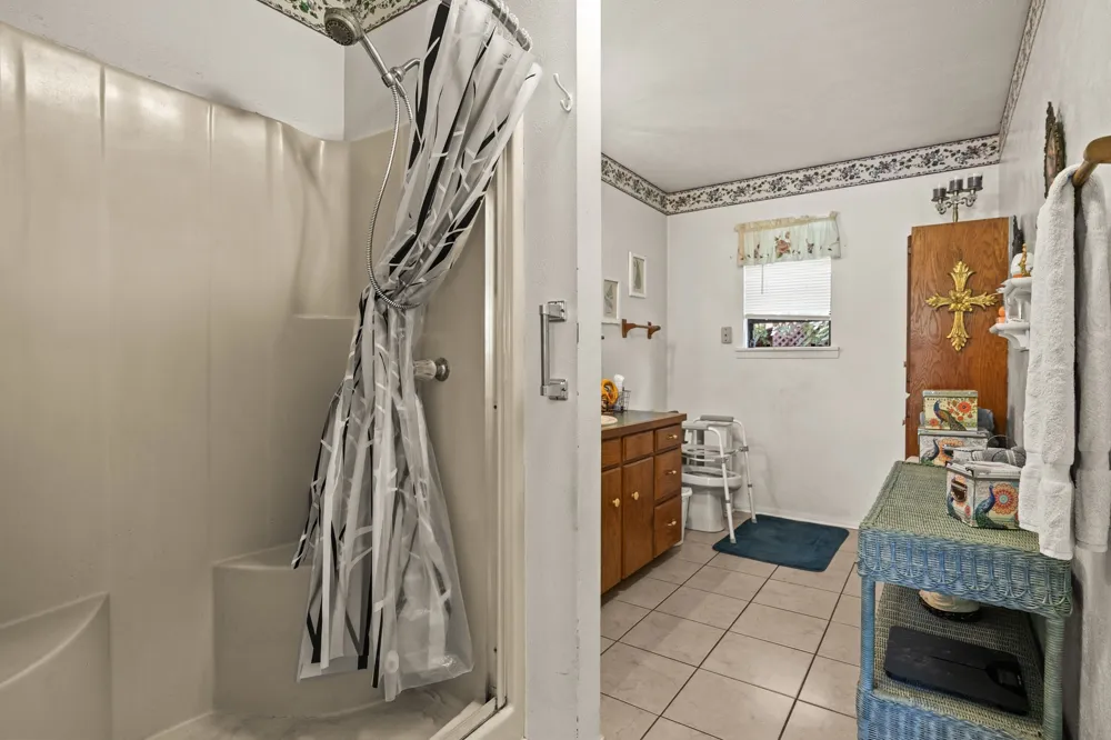 4469 County Road 1579 Avinger, TX 75630