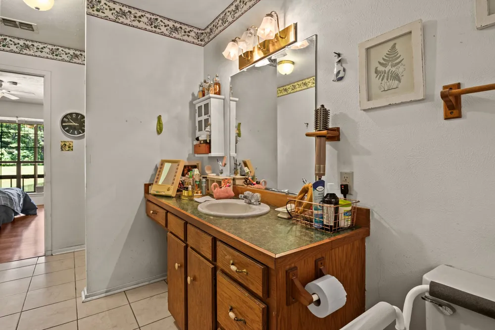 4469 County Road 1579 Avinger, TX 75630