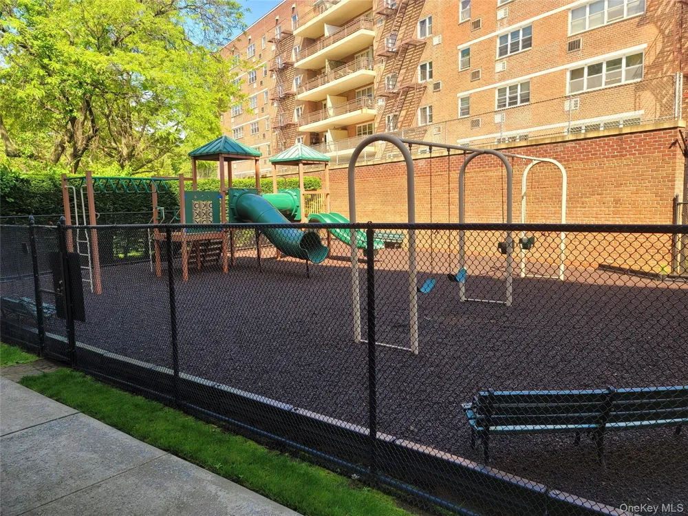 88-25 155th Ave #3M Howard Beach, NY 11414