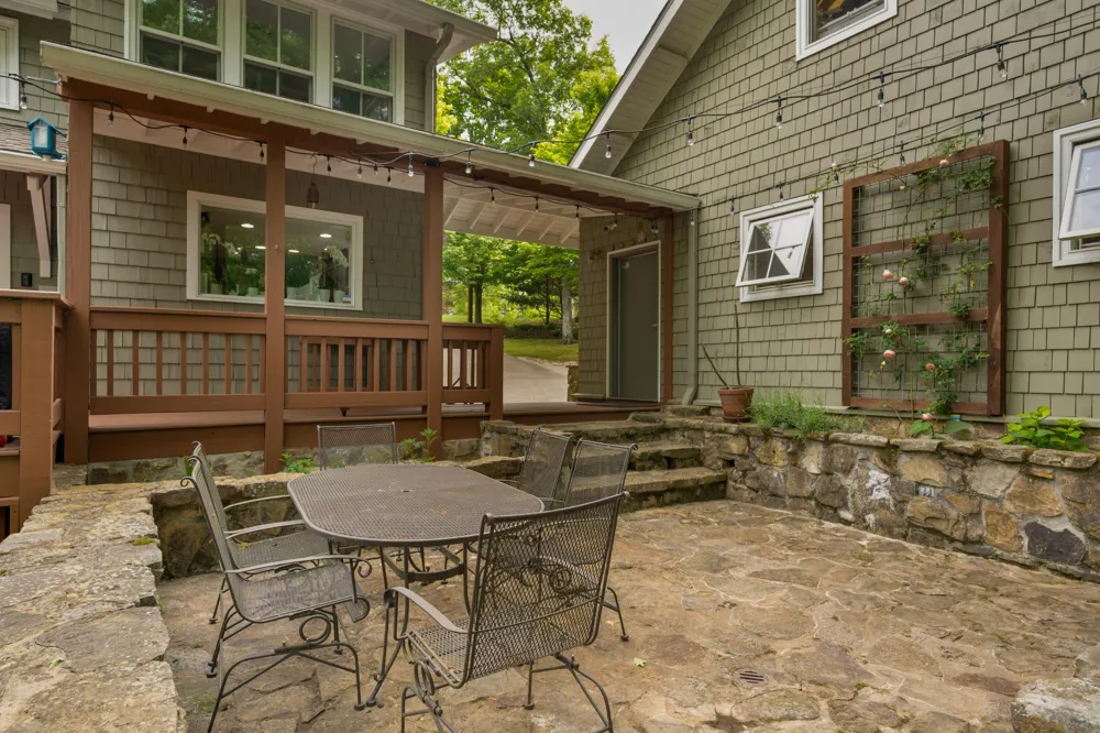 508 Scenic Highway Lookout Mountain, TN 37350