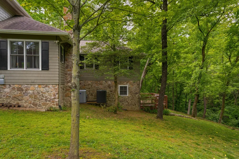 508 Scenic Highway Lookout Mountain, TN 37350